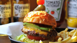 ディエゴ・バイ・ザ・リバー_アボカドチーズバーガー