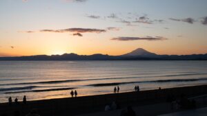 片瀬海岸_新江ノ島水族館前