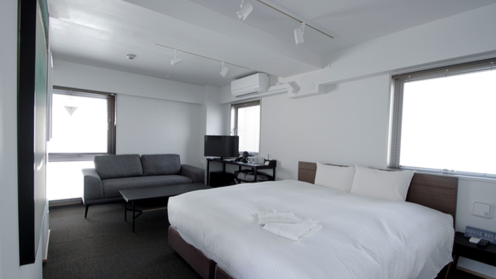 8HOTEL_CHIGASAKI_カジュアルステイ_キングベッド_1280×720