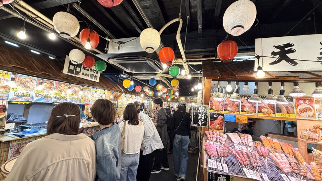 鎌倉小町通屋台 海鮮丼屋台_2