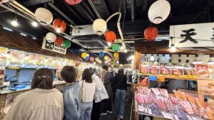 鎌倉小町通屋台 海鮮丼屋台_2